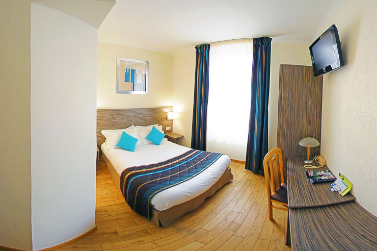 B&B Hotel Hyeres Exterior photo