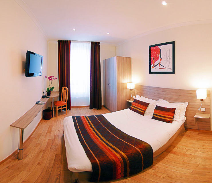 B&B Hotel Hyeres Exterior photo