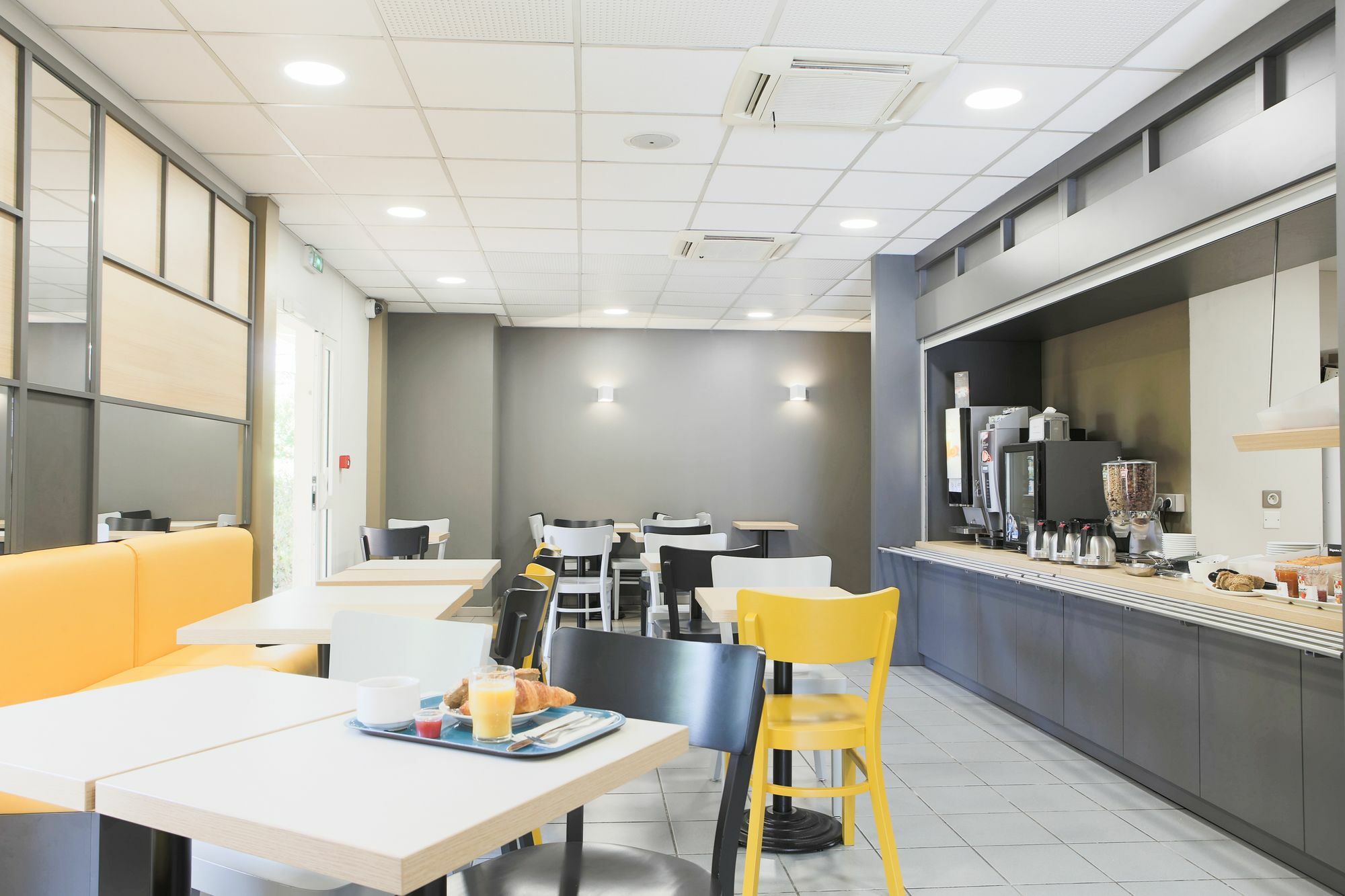 B&B Hotel Hyeres Exterior photo