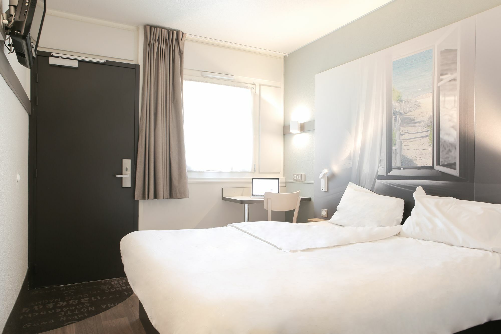 B&B Hotel Hyeres Exterior photo